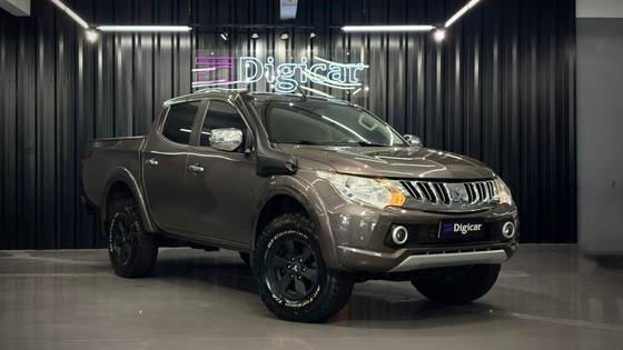 MITSUBISHI L200 TRITON 2.4 16V TURBO DIESEL SPORT HPE CD 4P 4X4 AUTOMÁTICO